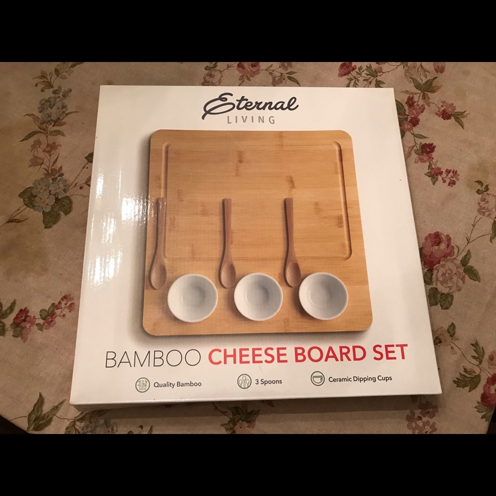 Eternal Living cheeseboard set